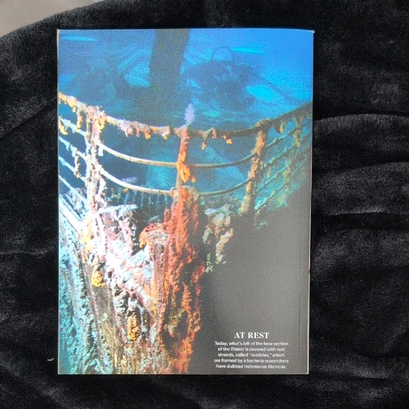 Titanic Commemorative Magazine - Black and Blue Cover - Picture 5 of 7